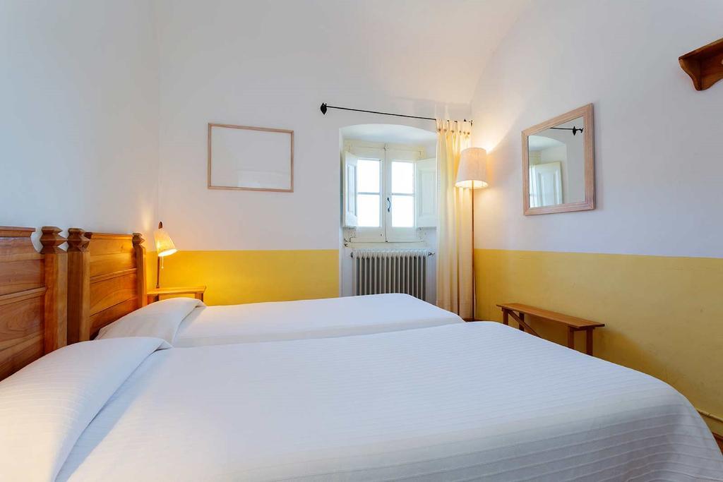 Can Felicia Hotel Beuda Room photo