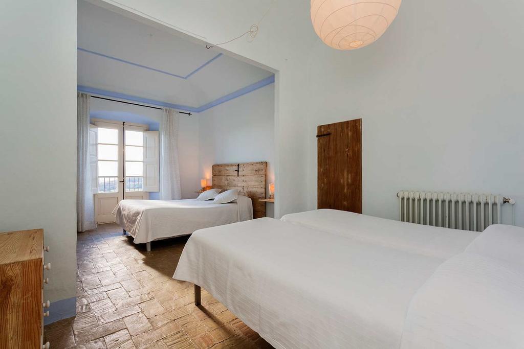 Can Felicia Hotel Beuda Room photo